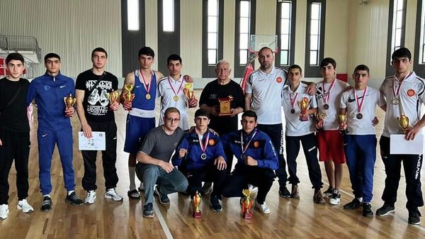Молодежная сборная Армении по боксу на международном турнире в Гори (Грузия) завоевала 7 медалей - Sputnik Армения