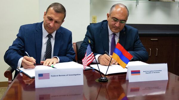 Подписан меморандум о сотрудничестве между Антикоррупционным комитетом РА и Федеральным бюро расследований США - Sputnik Армения