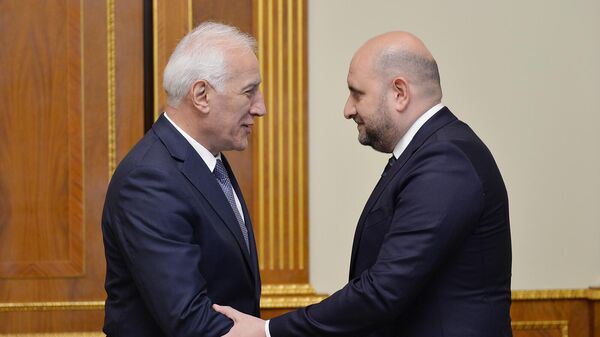Президент Ваагн Хачатурян встретился с председателем Центрального банка Мартином Галстяном (22 июня 2022). Еревaн - Sputnik Армения