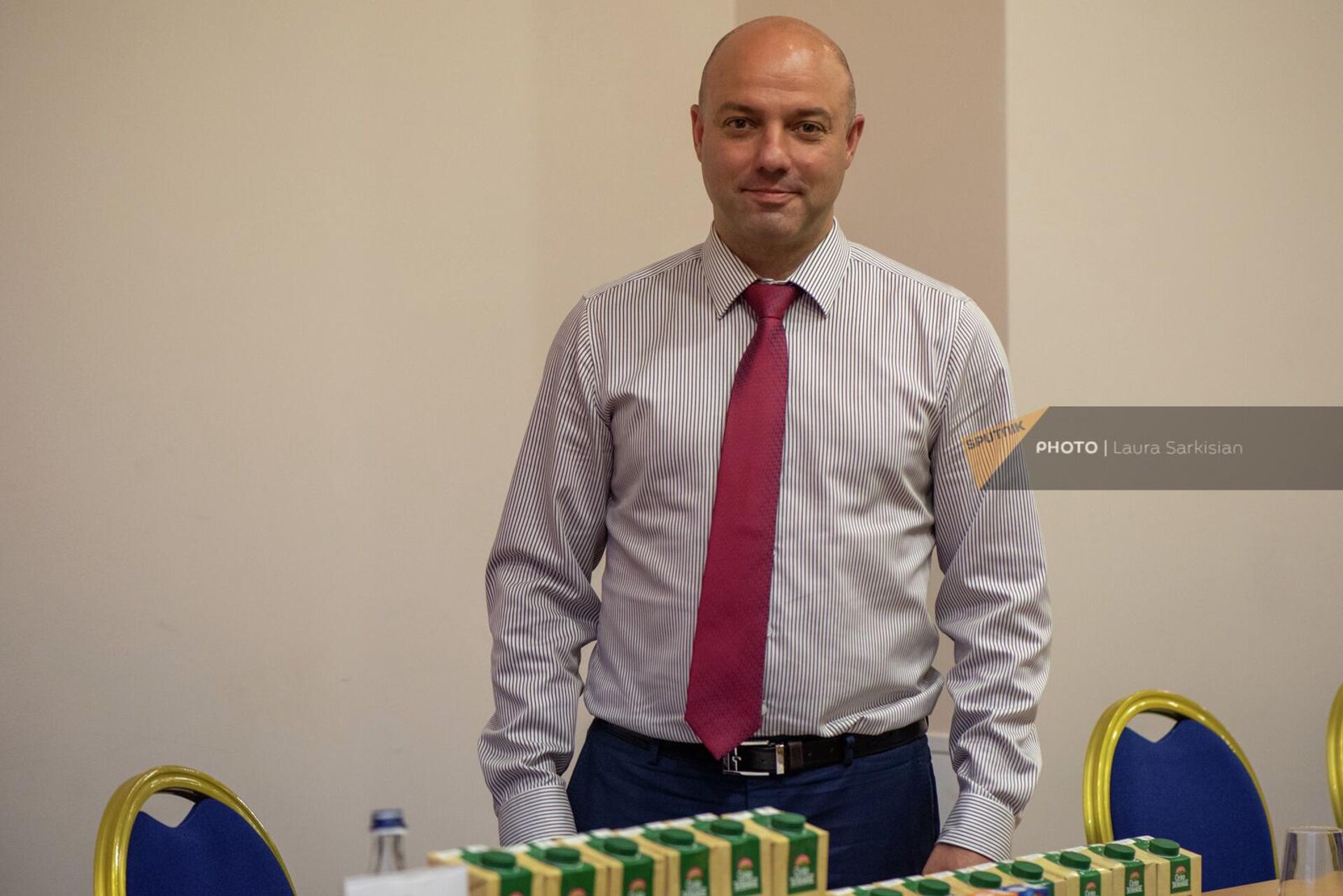 Начальник отдела по экспорту компании ООО Комос групп Василий Курганов на бизнес-форуме Армения и Удмуртия։ Doing Business (22 июня 2022). Еревaн Начальник отдела по экспорту компании ООО Комос групп Василий Курганов на бизнес-форуме Армения и Удмуртия։ Doing Business (22 июня 2022). Еревaн - Sputnik Армения, 1920, 22.06.2022