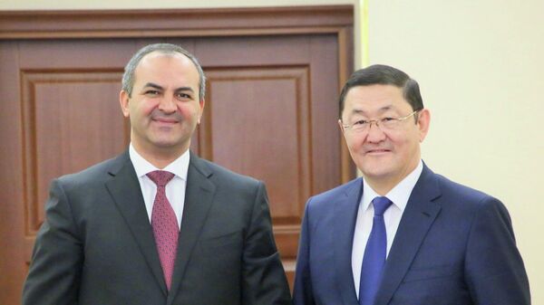 ՀՀ գլխավոր դատախազ Արթուր Դավթյանը հանդիպել է Ղազախստանի գլխավոր դատախազ Բերիկ Ասիլովի հետ - Sputnik Արմենիա