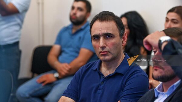 Аветик Чалабян на суде по делу рассмотрения поручительства депутатов об изменении меры пресечения (24 июня 2022). Еревaн - Sputnik Армения
