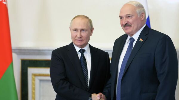 Президенты РФ и Белоруссии Владимир Путин и Александр Лукашенко во время встречи (25 июня 2022). Москва - Sputnik Армения