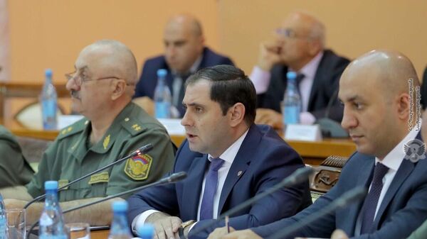 Совещание, во главе с министром обороны Суреном Папикяном, с участием руководящего состава МО, ВС и Генштаба ВС (28 июня 2022). Еревaн - Sputnik Армения