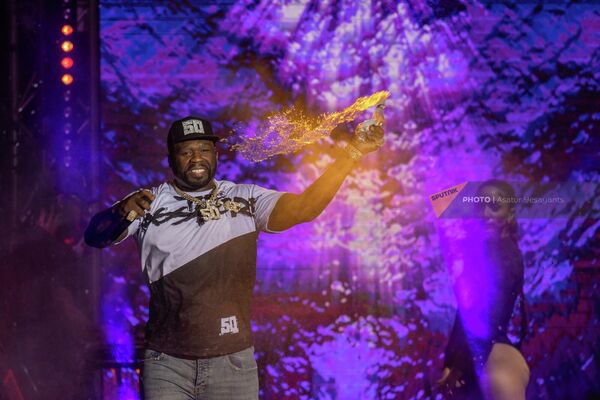 Концерт американского репера 50 Cent на стадионе Раздан Концерт американского репера 50 Cent на стадионе Раздан - Sputnik Армения