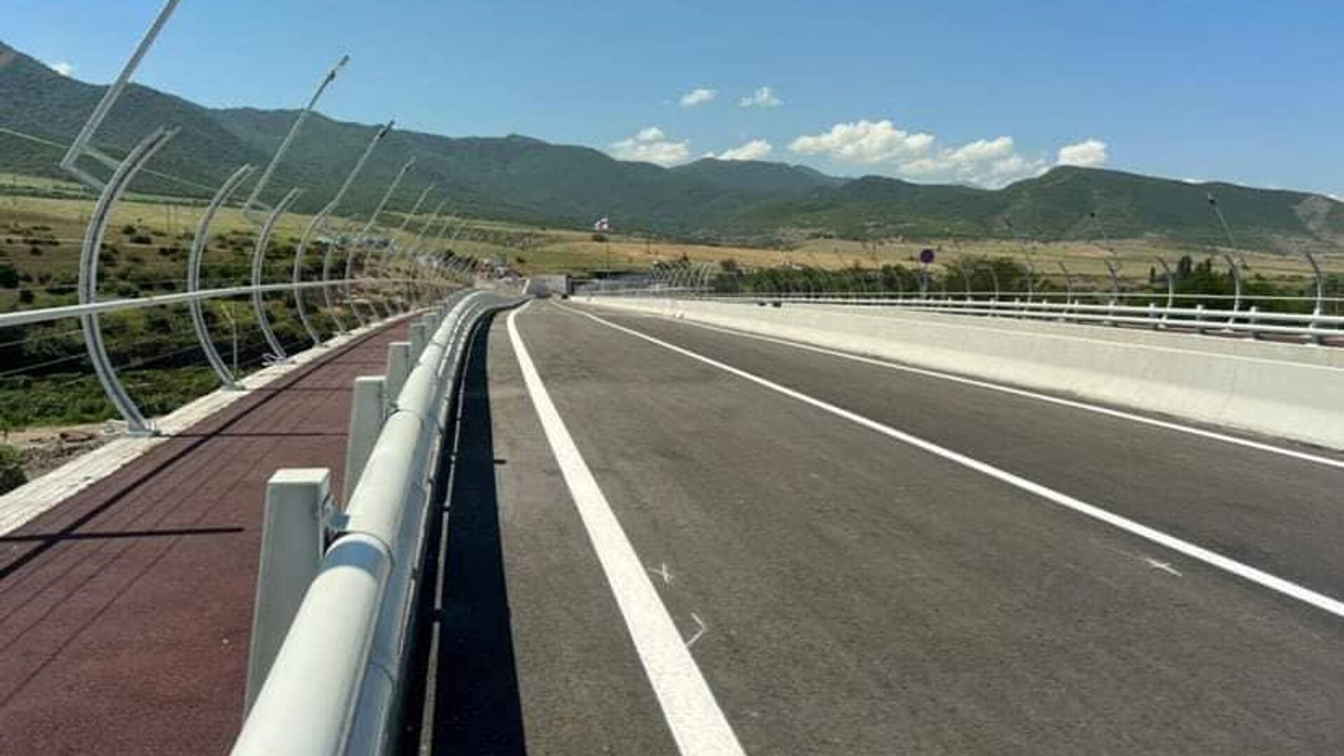 Новый мост на территории пропускного пункта Садахло-Баграташен (6 июля 2022). Армения - Sputnik Армения, 1920, 19.08.2022