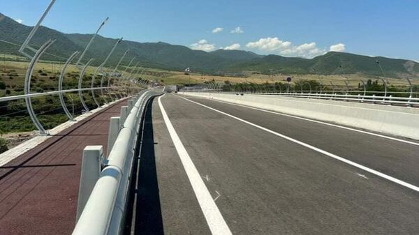 Новый мост на территории пропускного пункта Садахло-Баграташен (6 июля 2022). Армения - Sputnik Армения