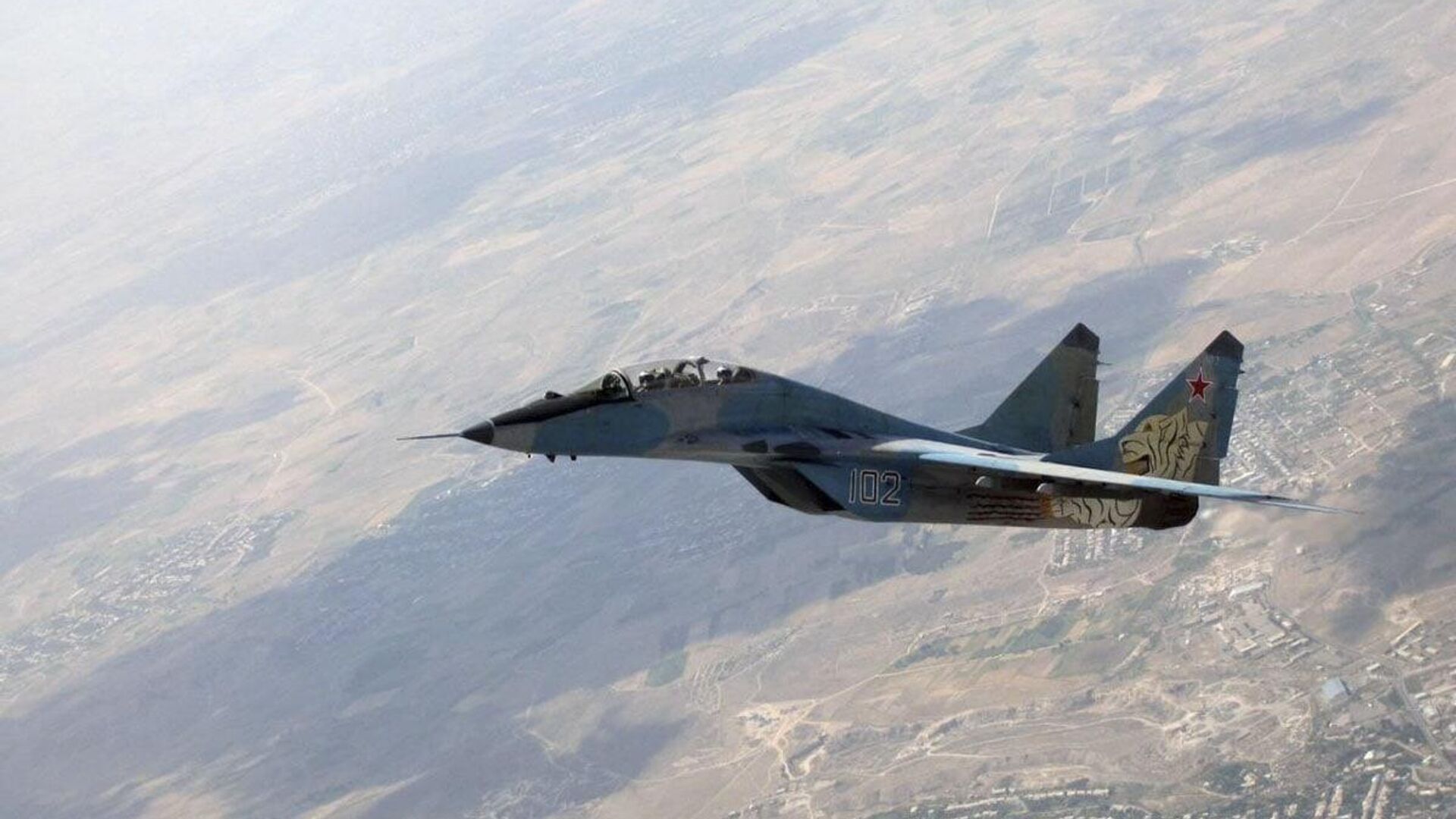 Экипажи истребителей МиГ-29 авиационной военной базы Южного военного округа (ЮВО) в Армении выполнили элементы сложного пилотажа в рамках учебно-тренировочных полетов - Sputnik Армения, 1920, 08.07.2022