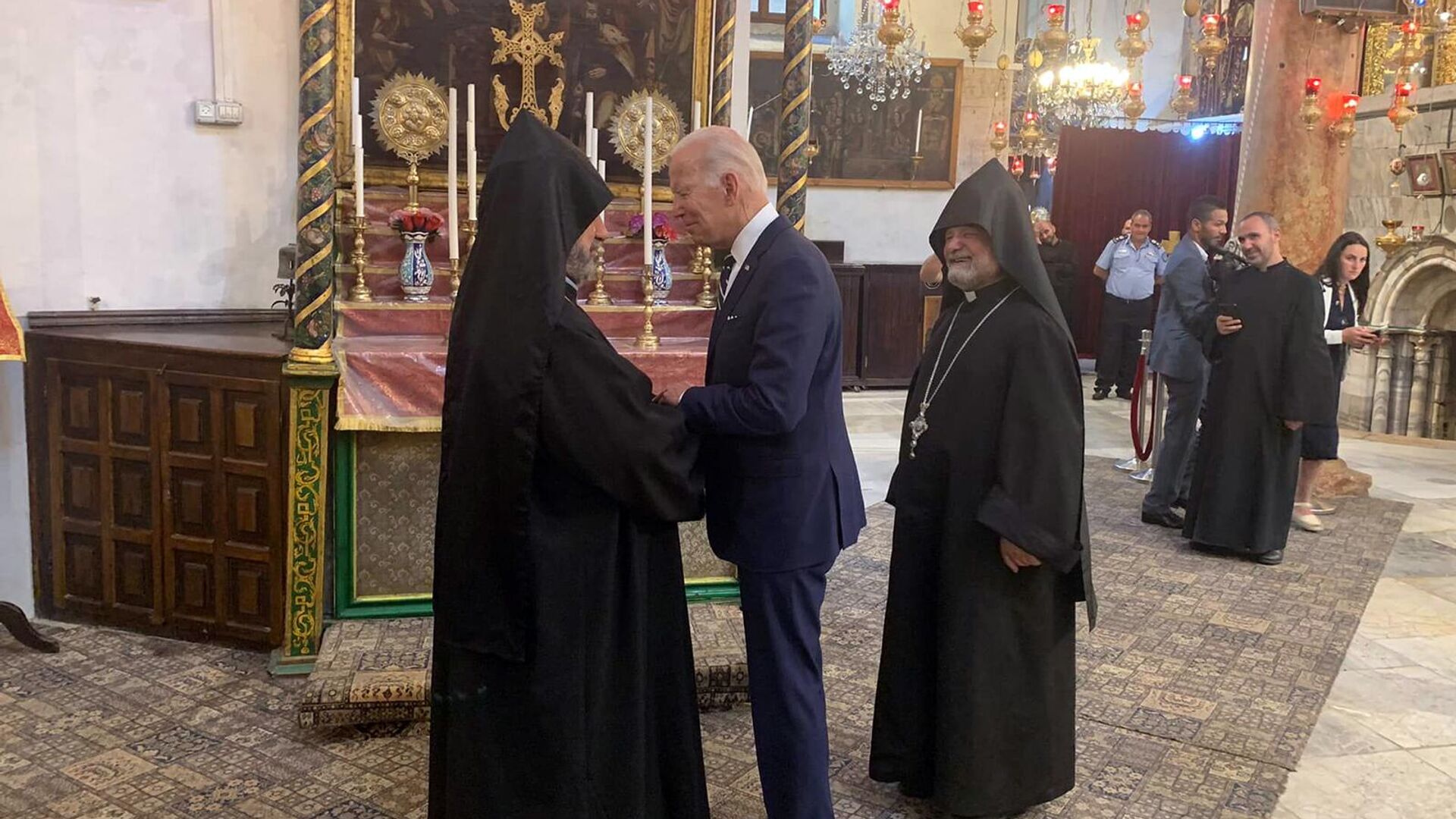 Президент США Джо Байден посетил армянскую церковь (15 июля 2022). Вифлеем - Sputnik Армения, 1920, 31.08.2023