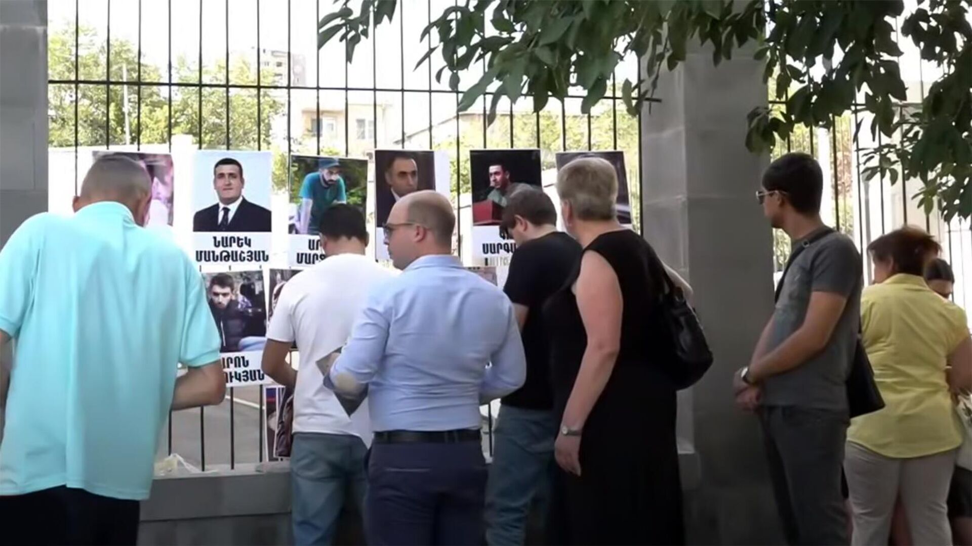 Акция в поддержку Мики Бадаляна и других заключенных перед зданием суда (18 июля 2022). Еревaн - Sputnik Արմենիա, 1920, 18.07.2022