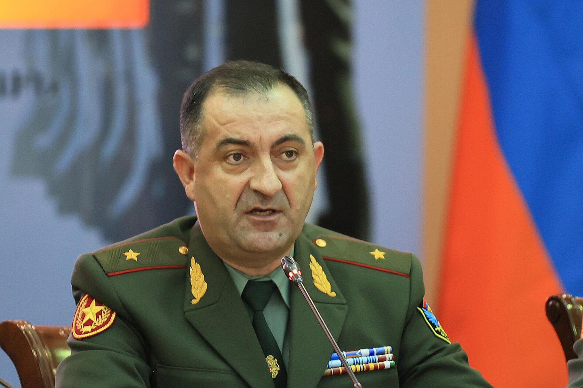 Премьер-министр Никол Пашинян представил высшему офицерскому составу ВС РА новоназначенного начальника Генштаба ВС, первого заместителя министра обороны Эдварда Асряна (18 июля 2022). Еревaн Премьер-министр Никол Пашинян представил высшему офицерскому составу ВС РА новоназначенного начальника Генштаба ВС, первого заместителя министра обороны Эдварда Асряна (18 июля 2022). Еревaн - Sputnik Արմենիա, 1920, 18.07.2022