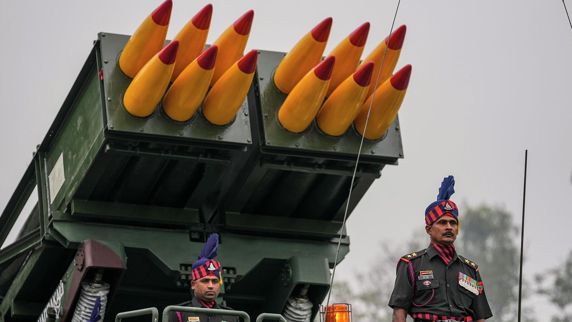 Пусковая установка индийской армии с ракетами во время генеральной репетиции предстоящего парада в честь Дня Республики в Калькутте (24 января 2022). Индия - Sputnik Армения, 1920, 15.12.2022