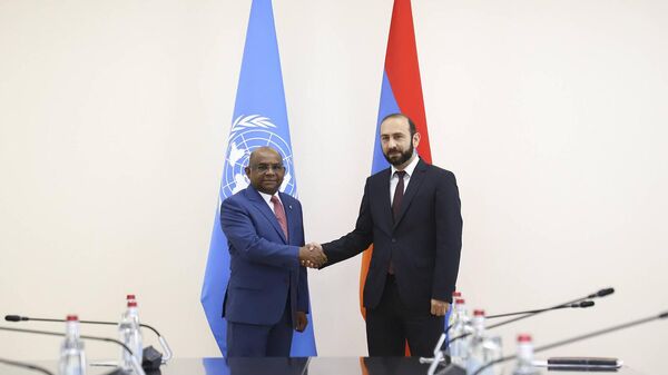 Министр иностранных дел Арарат Мирзоян встретился с председателем 76-й сессии Генассамблеи ООН, министром иностранных дел Мальдив Абдуллой Шахидом (28 июля 2022). Еревaн - Sputnik Армения