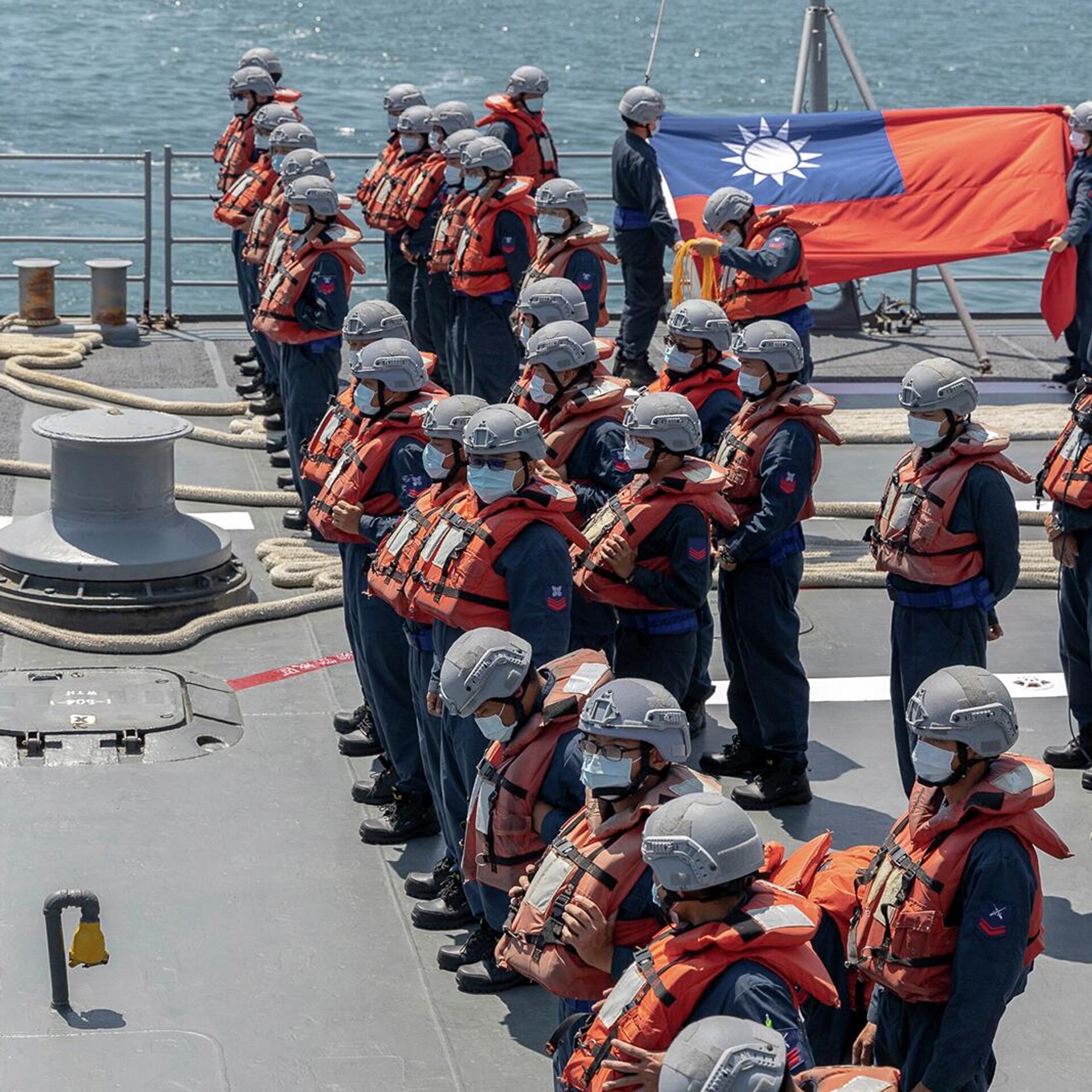 Тайвань 2022. Морские учения. Тайвань военные учения. Военные корабли Китая. Борт корабля.