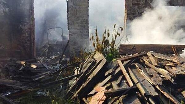 Разрушенный жилой дом в поселке Теткино Курской области в результате обстрела со стороны украинских военных - Sputnik Армения