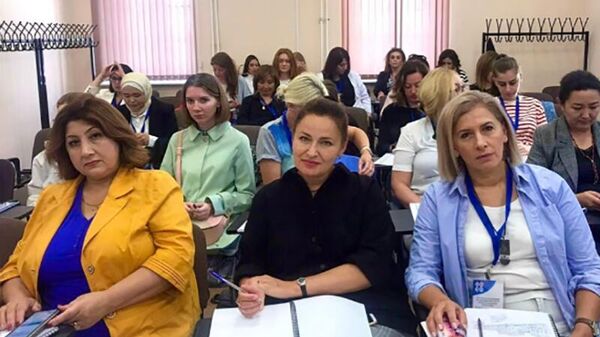 Девять педагогов из Армении и Карабаха отправились на курсы повышения квалификации в РФ - Sputnik Армения