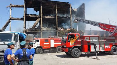 Разбор завалов на месте взрыва торгового центра "Сурмалу" (15 августа 2022). Еревaн