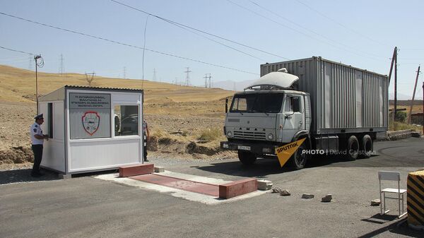 Пункт взвешивания грузовиков близ Сисиана - Sputnik Армения