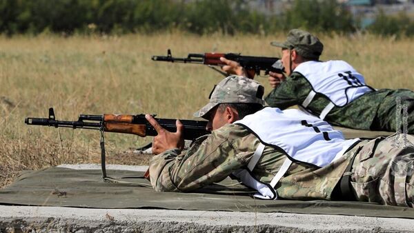 В рамках программы международного конкурса Воин мирав одной из воинских частей ВС прошел первый тур военно-профессионального конкурса Ратник - Sputnik Армения