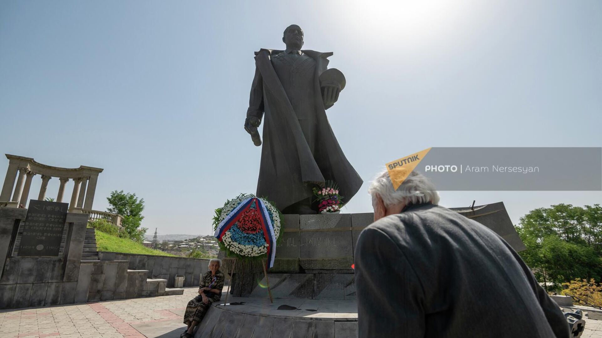 Երևանում նշեցին ծովակալ Իսակովի ծննդյան և Ռուսաստանի պետական դրոշի օրը։ - Sputnik Արմենիա, 1920, 22.08.2022