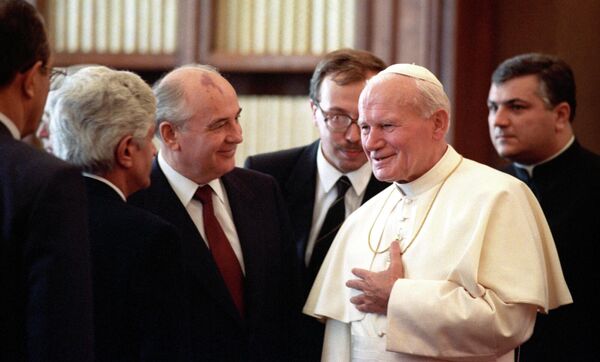 Միխայիլ Գորբաչովը և Հռոմի պապ Հովհաննես Պողոս II-ը (1989 թվականի նոյեմբերի 30, Վատիկան) - Sputnik Արմենիա