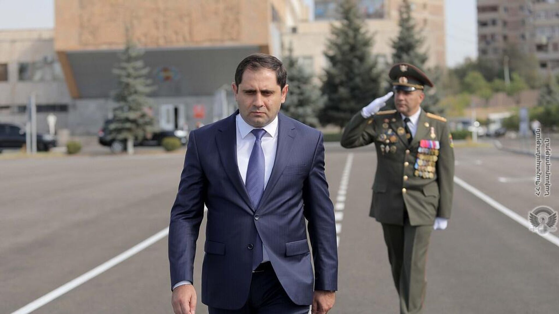 Министр обороны Сурен Папикян принял участие в церемонии выпуска из военных вузов страны (2 сентября 2022). Еревaн - Sputnik Армения, 1920, 18.10.2022