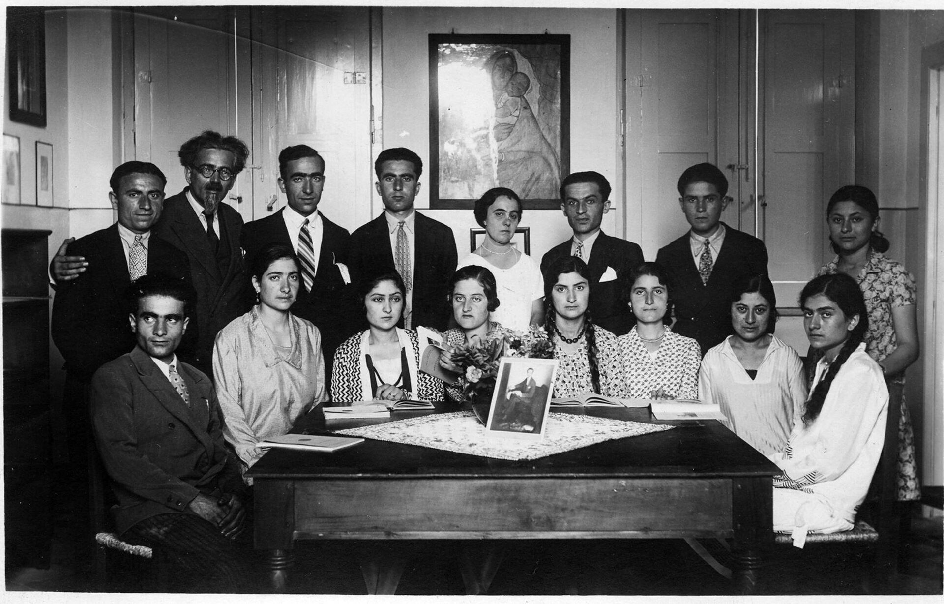 Армянские переселенцы из общины Нор Аракс близ города Бари, Италия - Sputnik Արմենիա, 1920, 06.09.2022