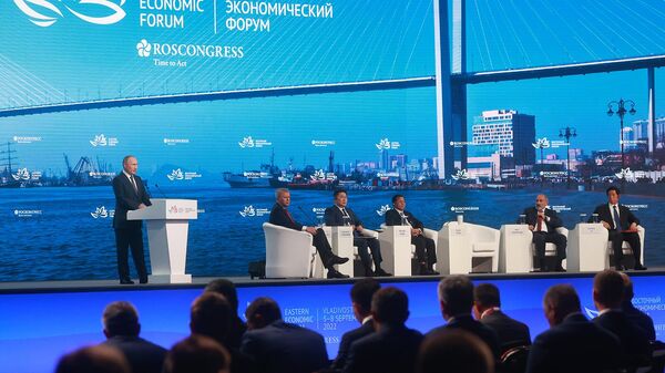 Президент РФ Владимир Путин выступает на пленарном заседании VII Восточного экономического форума (7 сентября 2022). Владивосток - Sputnik Արմենիա