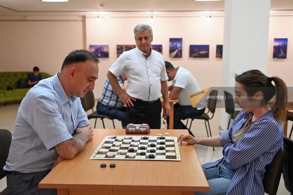 Турнир по шашкам, организованный МДКЦ Дом Москвы (10 сентября 2022). Еревaн - Sputnik Армения