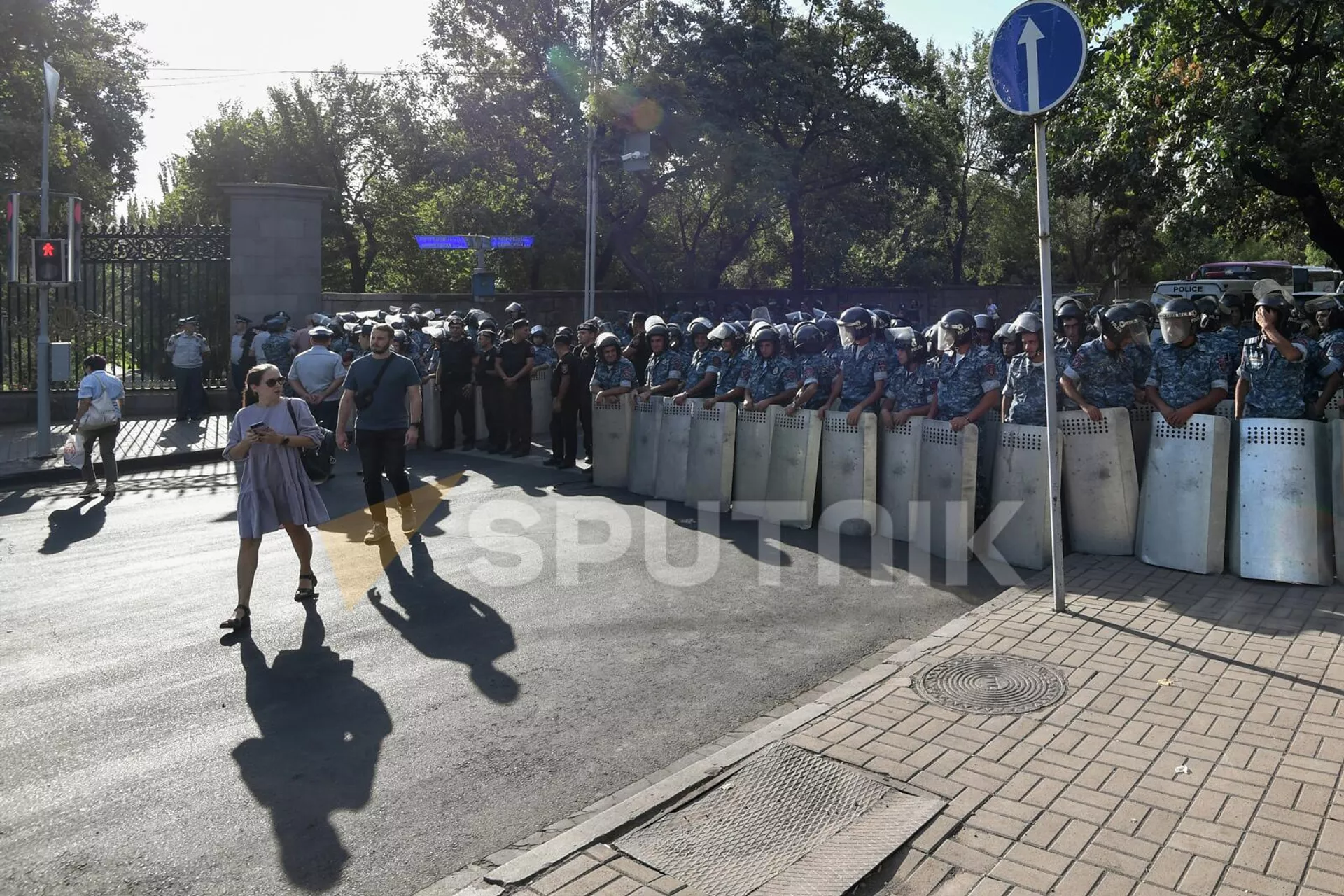 Акция протеста у здания Национального собрания (14 сентября 2022). Еревaн - Sputnik Армения, 1920, 14.09.2022