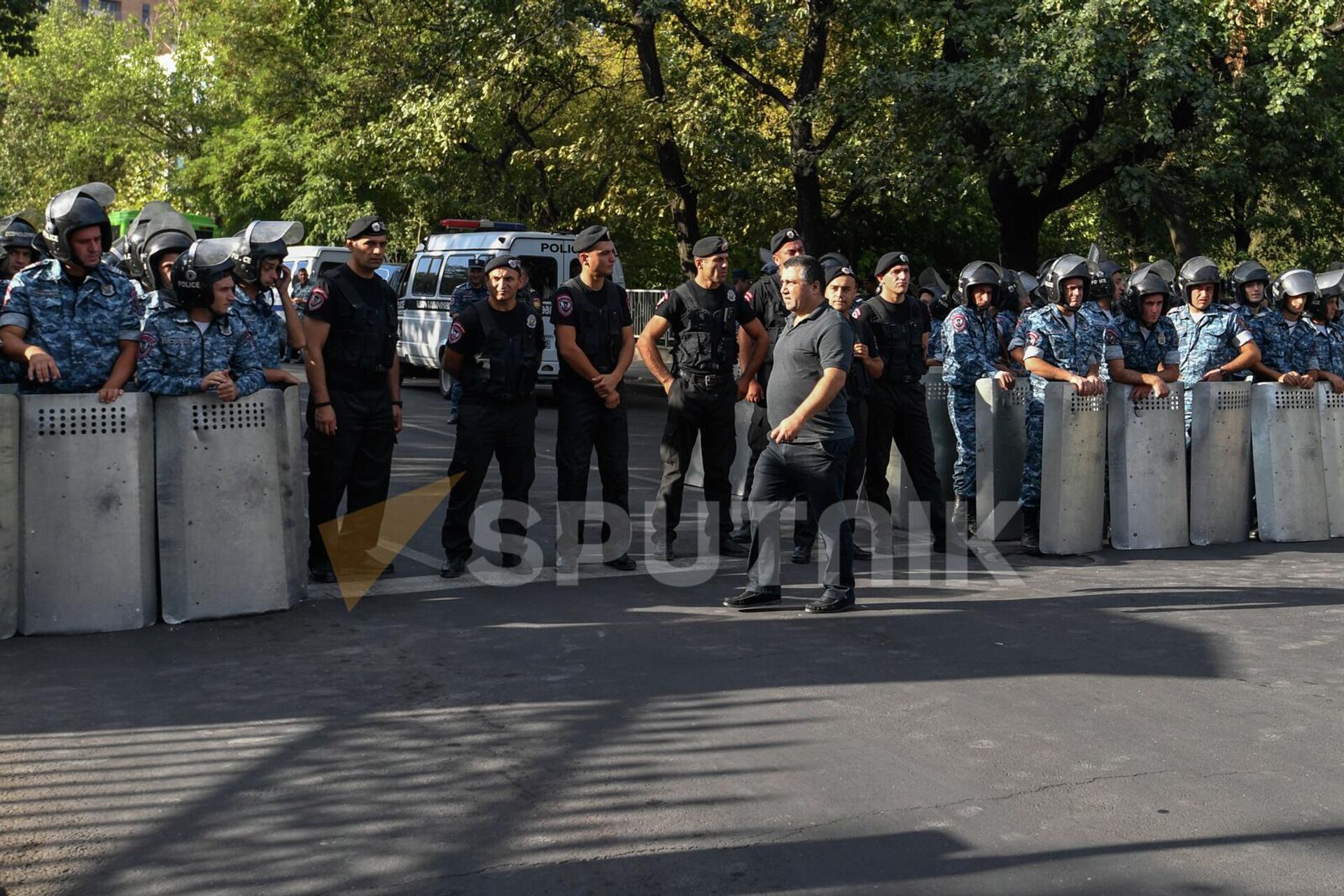 Армения новости на сегодня последние 2024 год. Спутник Армения протесты в Армении 2022. Полиция Армении 2022. Армянская полиция. Полиция Армении 2022 новая.