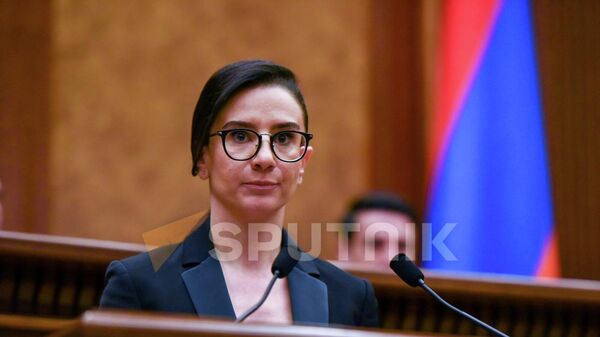 Новый генеральный прокурор Анна Вардапетян на заседании НС (15 сентября 2022). Еревaн - Sputnik Армения