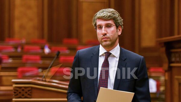 Замминистра юстиции Григор Минасян на заседании НС (15 сентября 2022). Еревaн - Sputnik Армения