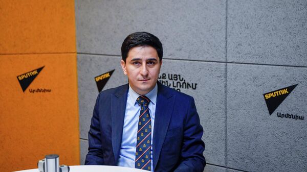 Представитель Армении в ЕСПЧ Егише Киракосян
 - Sputnik Армения