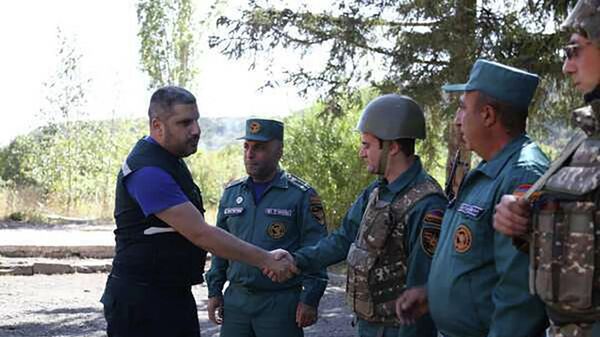 Министр по чрезвычайным ситуациям Армен Памбухчян посетил пожарную часть Джермука, пострадавшую от обстрела (16 сентября 2022). Джермук - Sputnik Армения