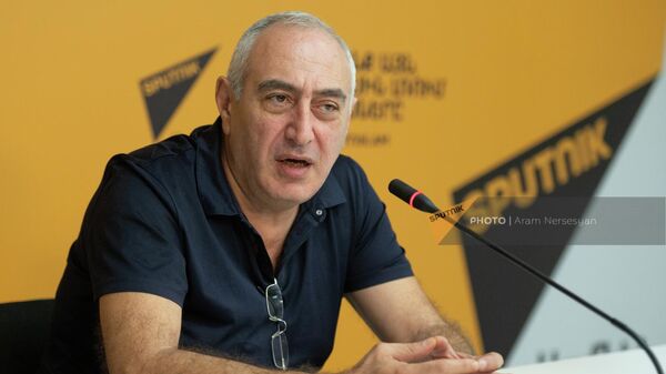 Карен Кочарян на пресс-конференции Армения на большой шахматной доске (19 сентября 2022). Еревaн - Sputnik Армения