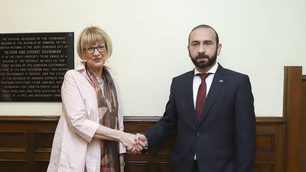 ՀՀ ԱԳ նախարար Արարատ Միրզոյանը Նյու Յորքում հանդիպում է ունեցել ԵԱՀԿ գլխավոր քարտուղար Հելգա Շմիդի հետ - Sputnik Արմենիա