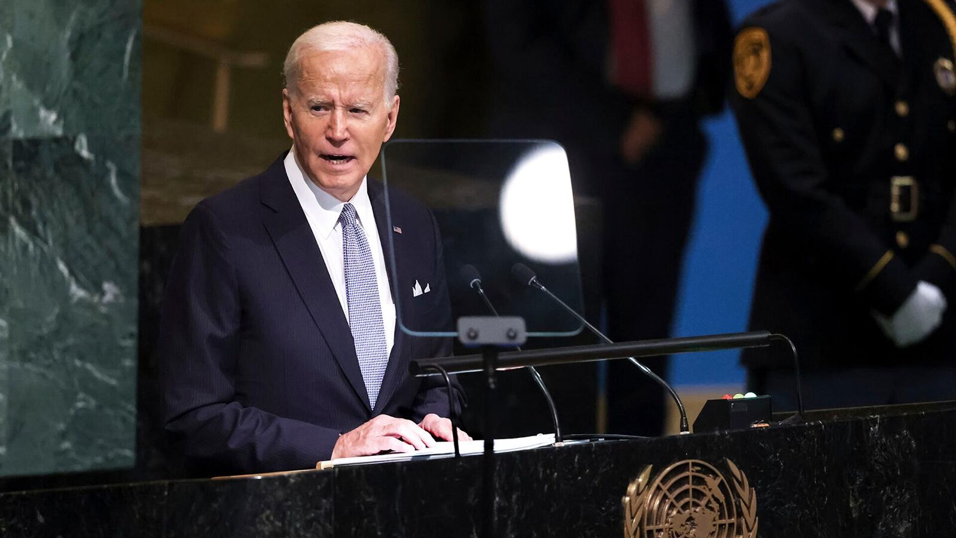 Президент США Джо Байден выступает на 77-й сессии Генеральной Ассамблеи ООН (21 сентября 2022). Нью-Йорк - Sputnik Армения, 1920, 13.04.2023