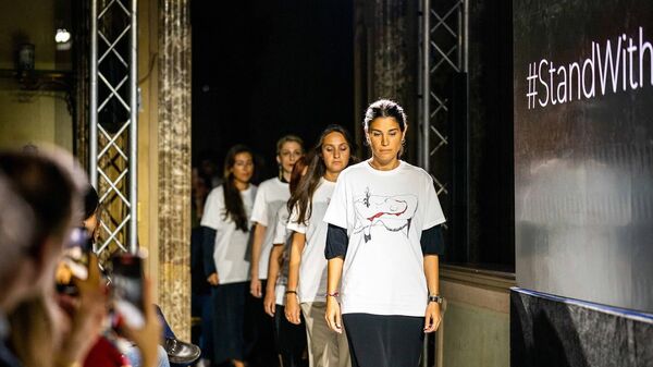 Армянские дизайнеры впервые принимают участие в Неделе моды в Милане - Sputnik Армения