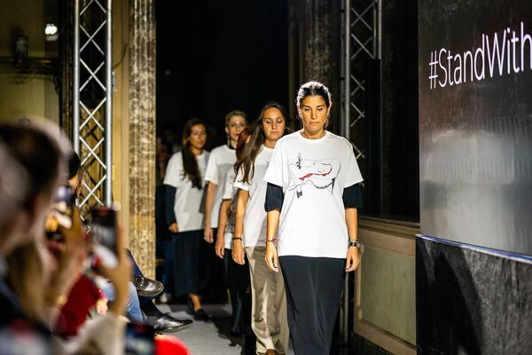 Армянские дизайнеры впервые принимают участие в Неделе моды в Милане - Sputnik Армения