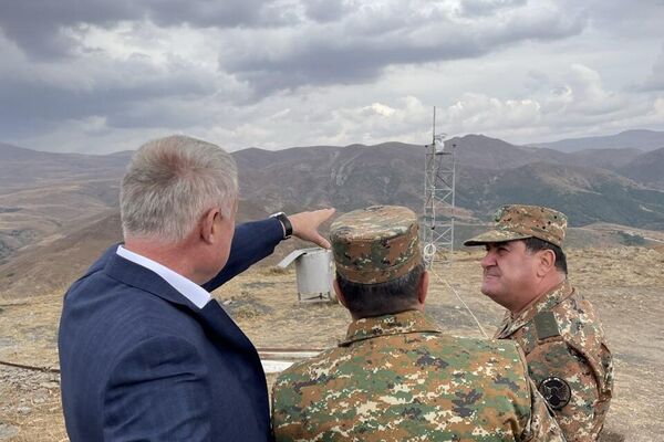 ՀԱՊԿ գլխավոր քարտուղար Ստանիսլավ Զասն այցելել է Վայոց Ձորի մարզի սահմանամերձ շրջան ՀԱՊԿ գլխավոր քարտուղար Ստանիսլավ Զասն այցելել է Վայոց Ձորի մարզի սահմանամերձ շրջան - Sputnik Արմենիա