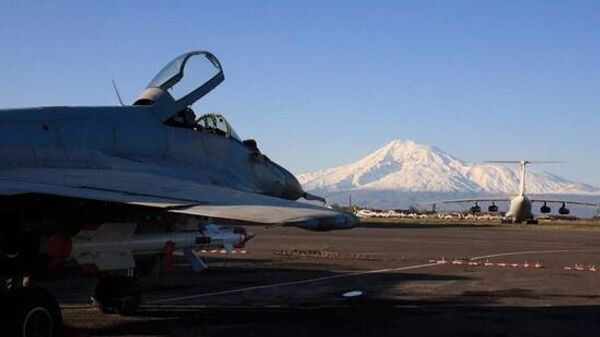 Летчиков ЮВО в Армении проверили на готовность к контрольным занятиям - Sputnik Армения