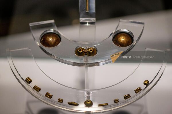 Հնագետների հայտնաբերած ոսկյա զարդերը պահվում են թանգարանում - Sputnik Արմենիա