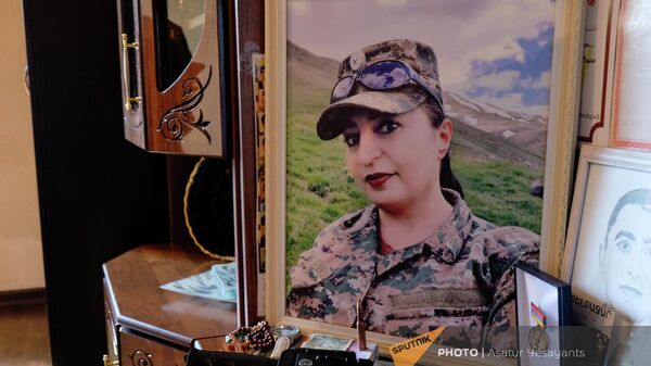 Портрет погибший военнослужащей Алисы Мелконян - Sputnik Армения