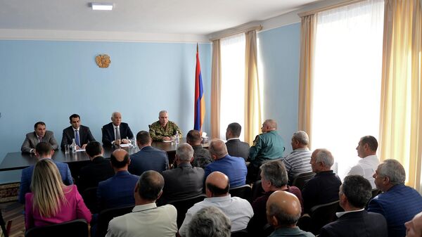 Президент Ваагн Хачатурян посетил общину Варденис (5 октября 2022). Гегаркуникская область - Sputnik Армения