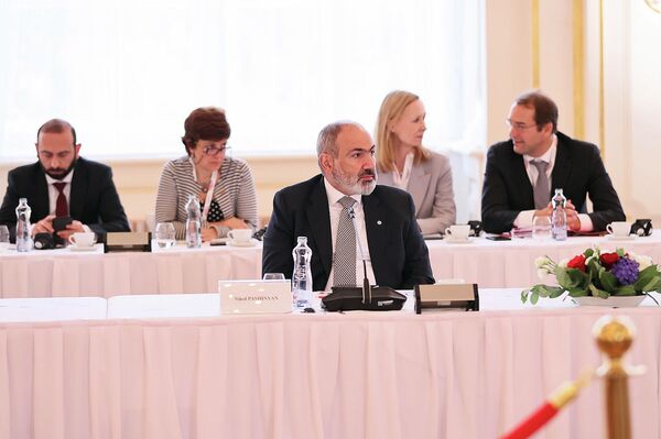 Նիկոլ Փաշինյանը Պրահայում մասնակցել է Եվրոպական քաղաքական համայնքի գագաթնաժողովին - Sputnik Արմենիա