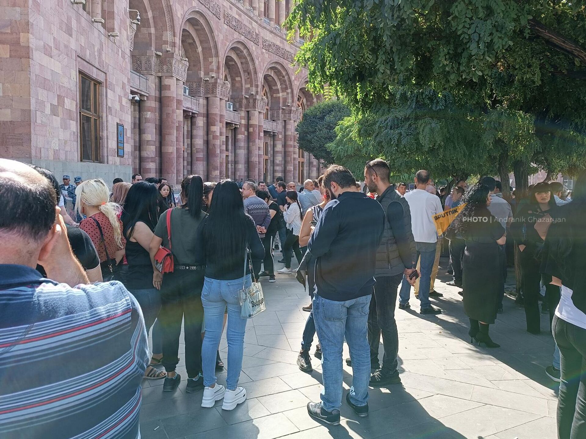 Акция протеста сотрудников ТЦ Петак у здания правительства (7 октября 2022). Еревaн - Sputnik Արմենիա, 1920, 07.10.2022