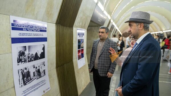 Выставка, посвященная 90-летию основания Союза композиторов Армении на станции метро Еритасардакан (7 октября 2022). Еревaн - Sputnik Армения