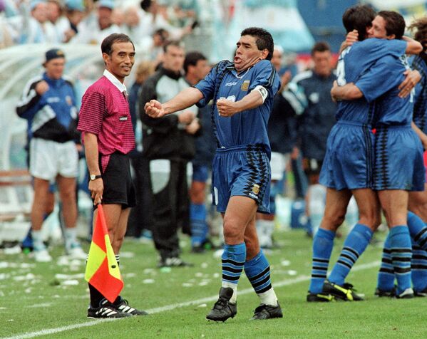 Արգենտինայի հավաքականի ավագ Դիեգո Մարադոնան 1994 թվականի Ֆուտբոլի աշխարհի առաջնությունում Հունաստանի դեմ 4-0 հաշվով հաղթանակից հետո - Sputnik Արմենիա