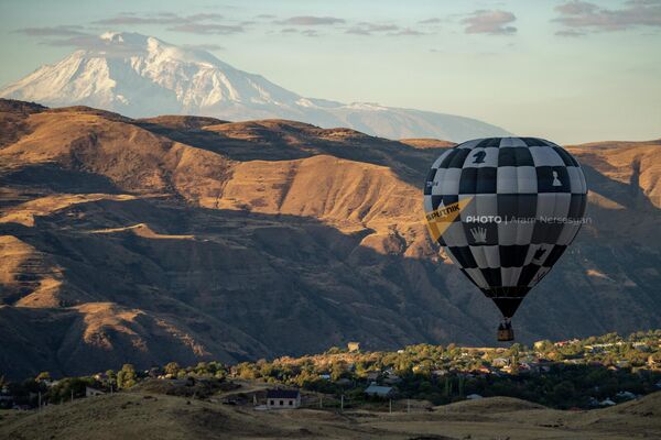 Воздушный шар на фоне Арарата - Sputnik Армения